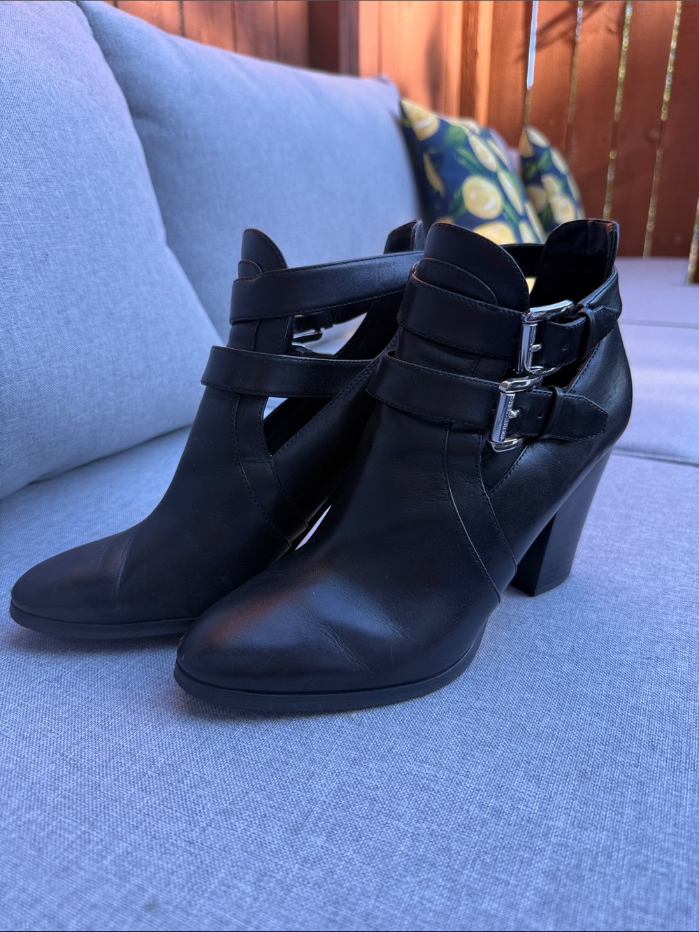 MICHAEL Michael Kors Sz 8 Black Leather Cutout Buckle Heeled Ankle Boots
